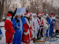 Состоялась Молодёжная массовая акция «Забег Дедов Морозов»