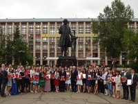 Более 300 студентов Алтайского государственного технического университета окончили вуз с отличием