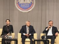 Сергей Когогин: «Алтайские студенты смогут пройти практику на предприятии «КАМАЗ»