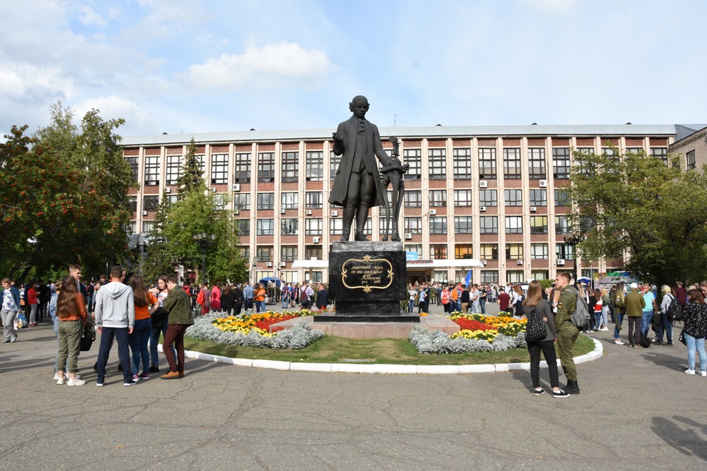 Сайт алтайский политехнический. АЛТГТУ им Ползунова. Алтайский государственный университет Барнаул им и.и Ползунова. Политехнический университет Барнаул. Политех Барнаул АЛТГТУ.