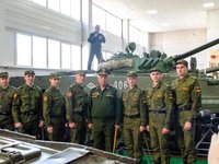 Вручение знамени военному учебному центру