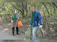 Первый большой субботник прошел в Юбилейном парке