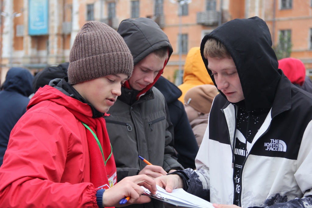 Акция стань первым. Стипендия в рии Рубцовск. Рии фото студентов 2012 год Рубцовск.