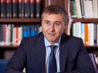 Валерий Фальков поздравляет с Днем преподавателя высшей школы