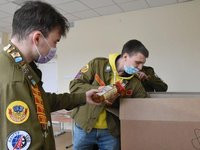 Бойцы студотрядов АлтГТУ участвуют в сборе гуманитарной помощи