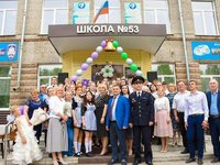 Ректор АлтГТУ принял участие в торжественной линейке школы №53 Барнаула