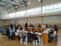 Известный гроссмейстер провел тренировку по шахматам в АлтГТУ