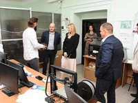 Региональные представители Фонда «Сколково» познакомились с лабораторной базой центра «ХимБиоМаш»