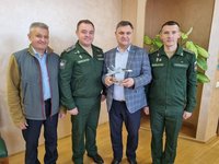 Памятный подарок передан АлтГТУ от ВКС РФ Памятный подарок передан АлтГТУ от ВКС РФ