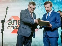 Ректор АлтГТУ поблагодарил шинный комбинат за сотрудничество