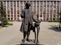 45 лет вместе с политехниками: как памятник Ивану Ползунову стал символом инженеров на Алтае