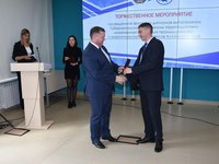 В Барнауле вручили дипломы выпускникам губернаторской программы переподготовки инженерных кадров