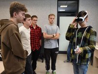 Барнаульских школьников и студентов колледжей приглашают на мастер-классы по по сборке и управлению беспилотниками