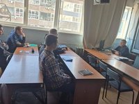 Занятия для студентов кафедры КиРС проводят ее выпускники, специалисты предприятий Занятия для студентов кафедры КиРС проводят ее выпускники, специалисты предприятий