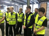 Студенты кафедры технологии машиностроения знакомятся с производством