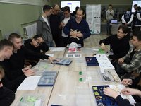 Студенты Алтайского промышленно-экономического колледжа посетили занятия по управлению БПЛА и VR