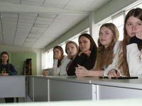 Учащиеся профильного класса АлтГТУ познакомились с производством компании «Ренессанс косметик»