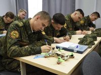 Студенты ВУЦ АлтГТУ осваивают управление БПЛА