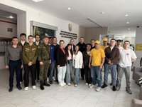 Студенты строительно-технологического факультета поздравили ветеранов с Днём Победы